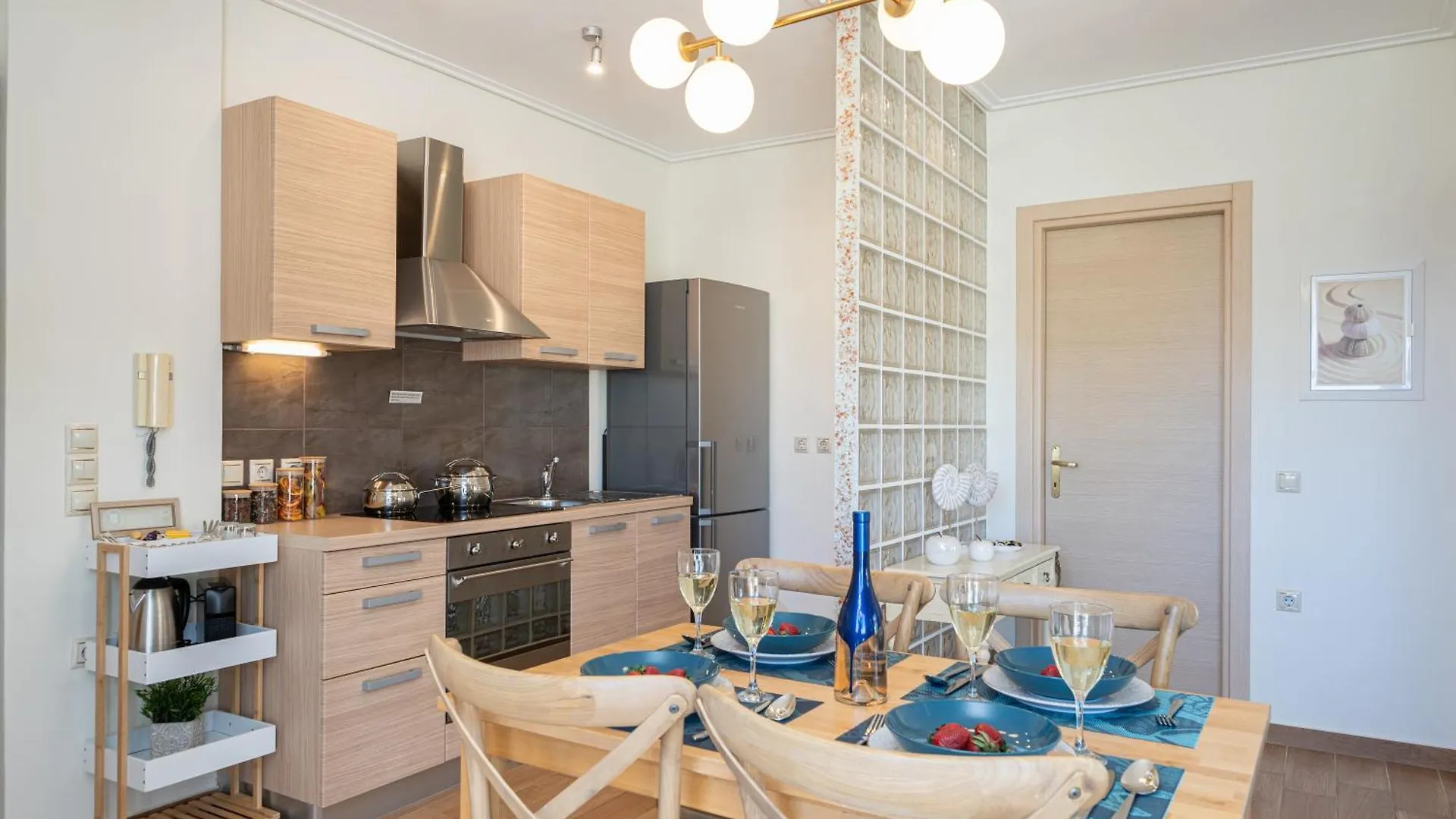 Arya Seaside Apartment Karavomylos Grekland