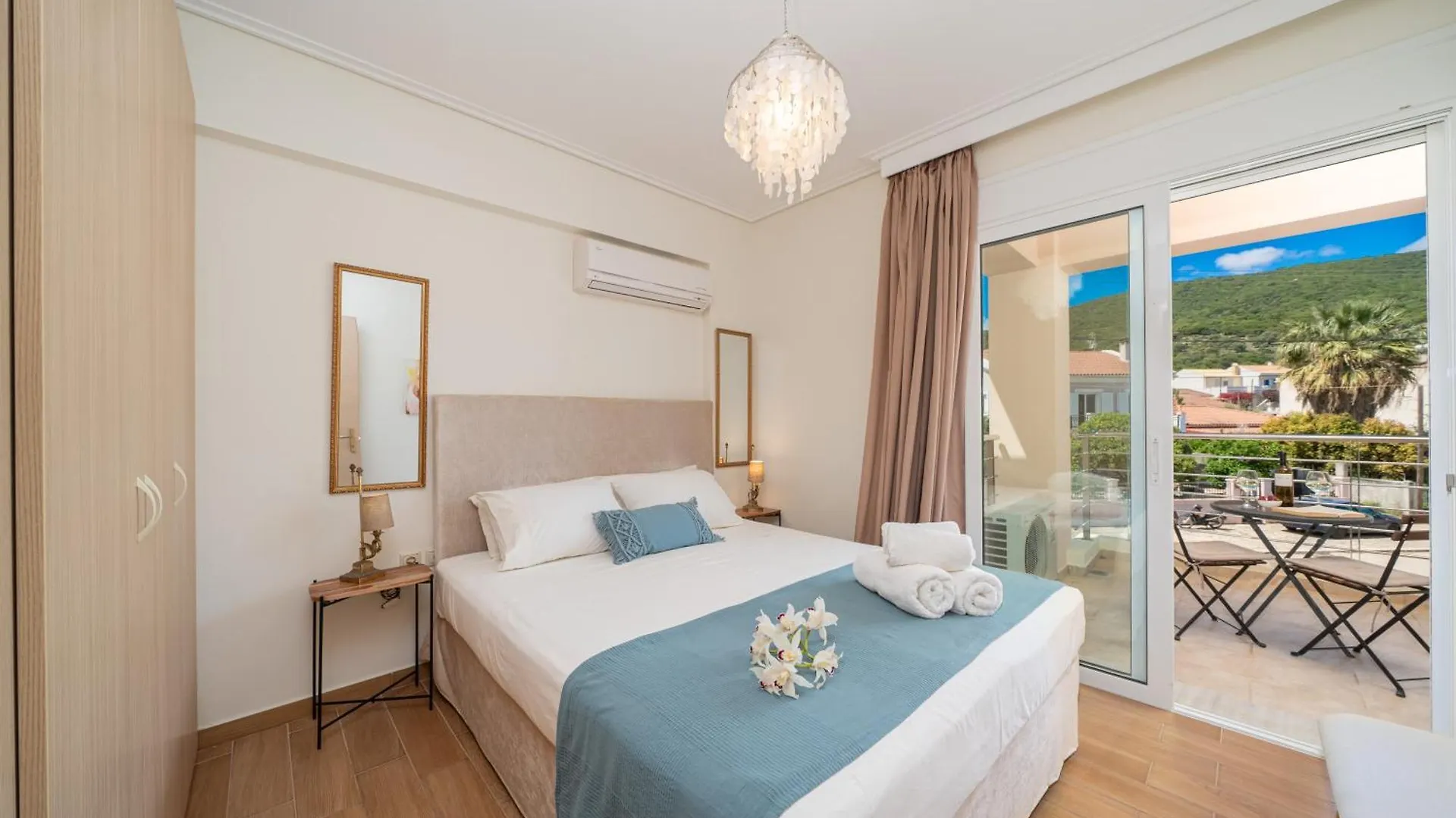 Arya Seaside Apartment Karavomylos